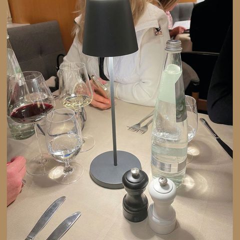 Lampă de masă reîncărcabilă cu senzor tactil 7