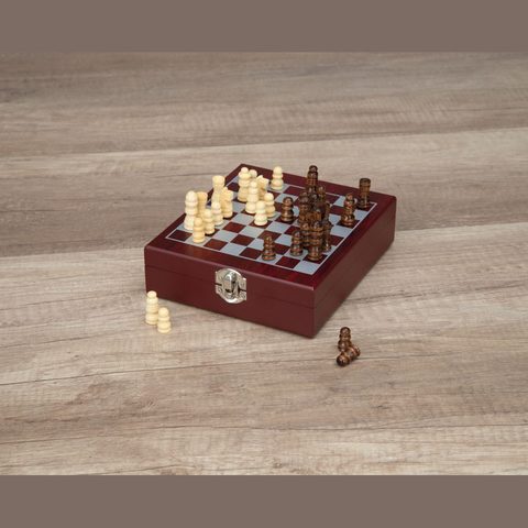 Set vin lux cu joc de şah 10
